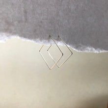 Load image into Gallery viewer, Square Hoop Earrings - W8
