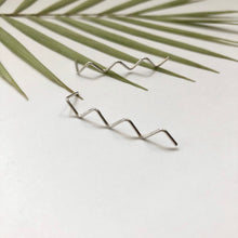 Load image into Gallery viewer, Zigzag Earrings - W13
