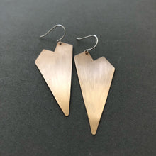Load image into Gallery viewer, Geometric Heart Earrings - E88
