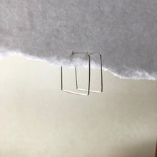 Load image into Gallery viewer, Square Hoop Earrings - W8
