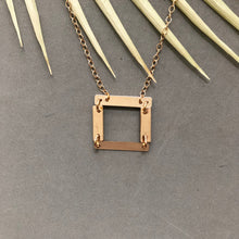 Load image into Gallery viewer, Hinged Square - N80
