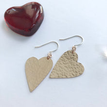 Load image into Gallery viewer, Heart Earrings - E143
