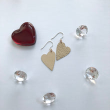Load image into Gallery viewer, Heart Earrings - E143
