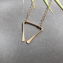 Load image into Gallery viewer, Horseshoe Necklace - N13
