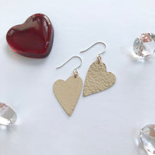 Load image into Gallery viewer, Heart Earrings - E143
