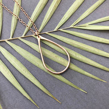 Load image into Gallery viewer, Teardrop - bronze wire necklace - N12
