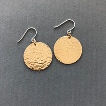 Load image into Gallery viewer, Disc earrings - E47

