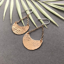Load image into Gallery viewer, Crescent Moon Earrings - E65
