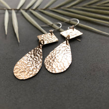 Load image into Gallery viewer, Diamond Teardrop - E4
