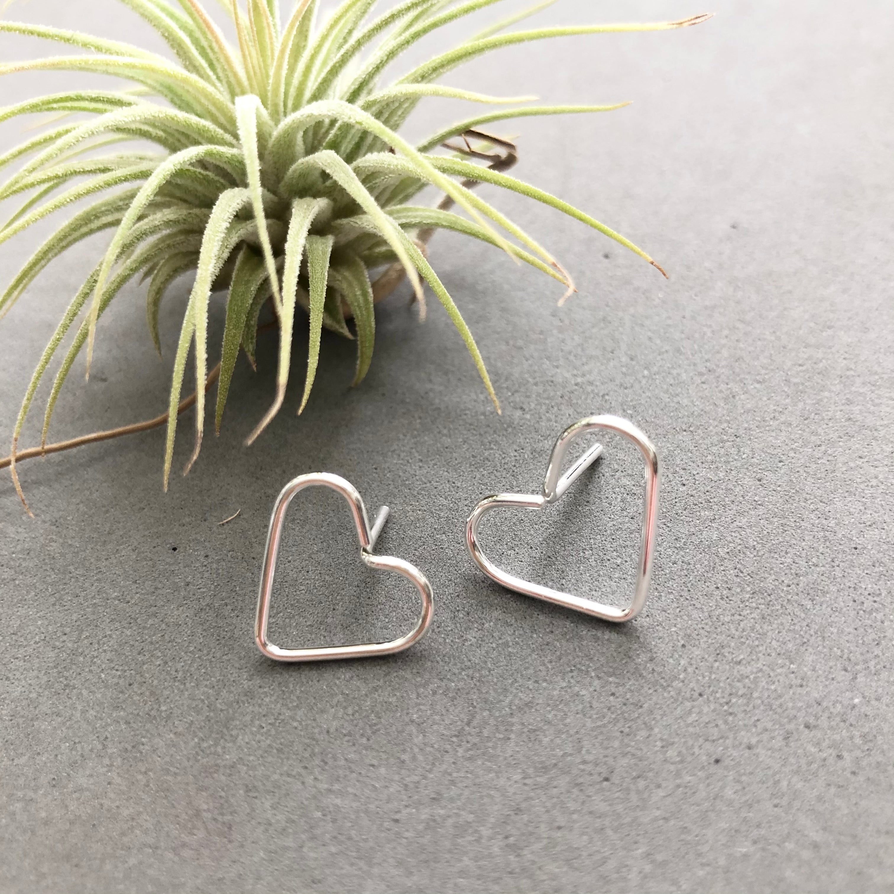 Heart studs 2025
